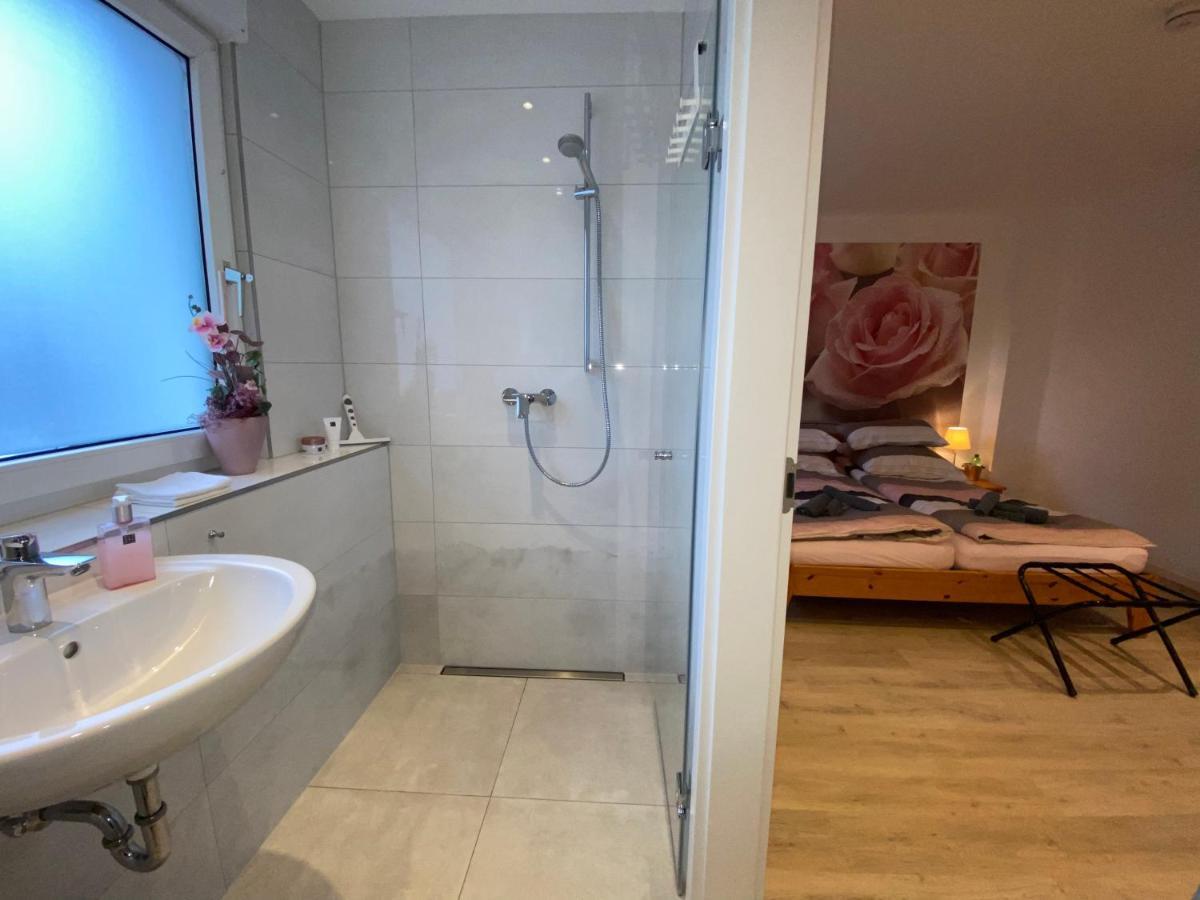 Affittacamere Home-rose-garden-gaestehaus Kontaktloser Zugang Düsseldorf